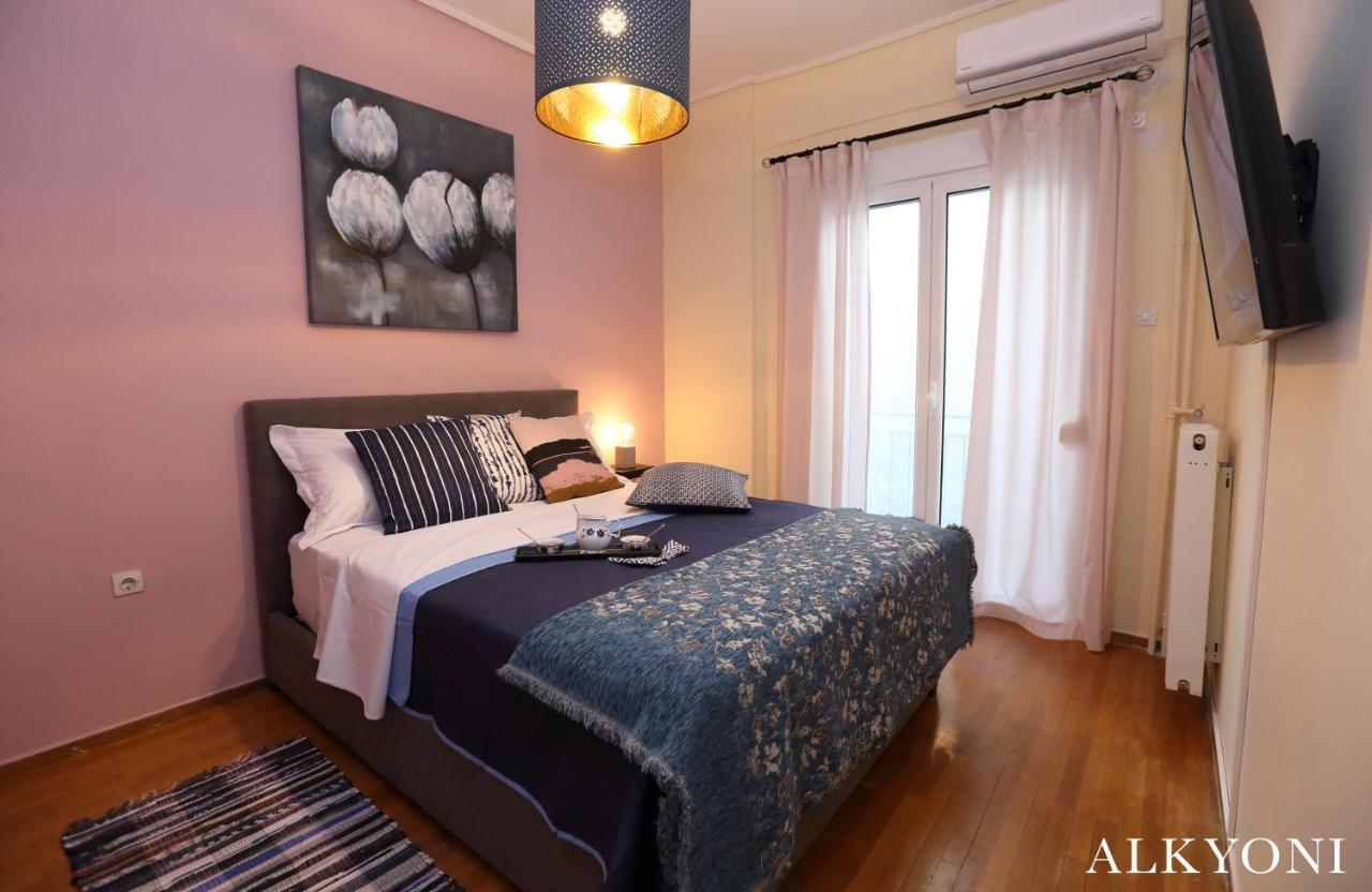 Melma Properties- Alkyoni Apartment By The Sea In Piraeus Bagian luar foto